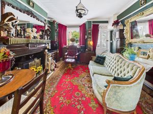 Lounge- click for photo gallery